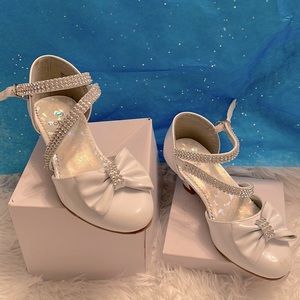 Girls white dress shoes